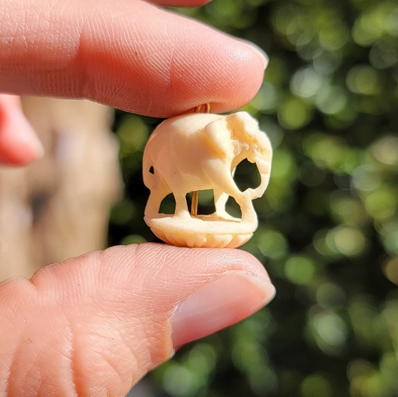 Small Carved Elephant Pendant on 14k - Picture 1 of 4